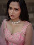 amala-paul-in-light-rose-colour-beautiful-outfit-for-party-photos-001