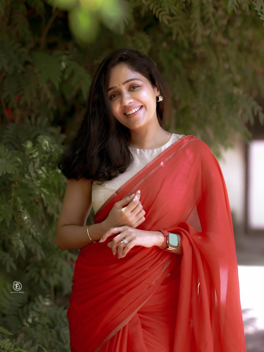 actress-ananya-new-outfit-photos-004