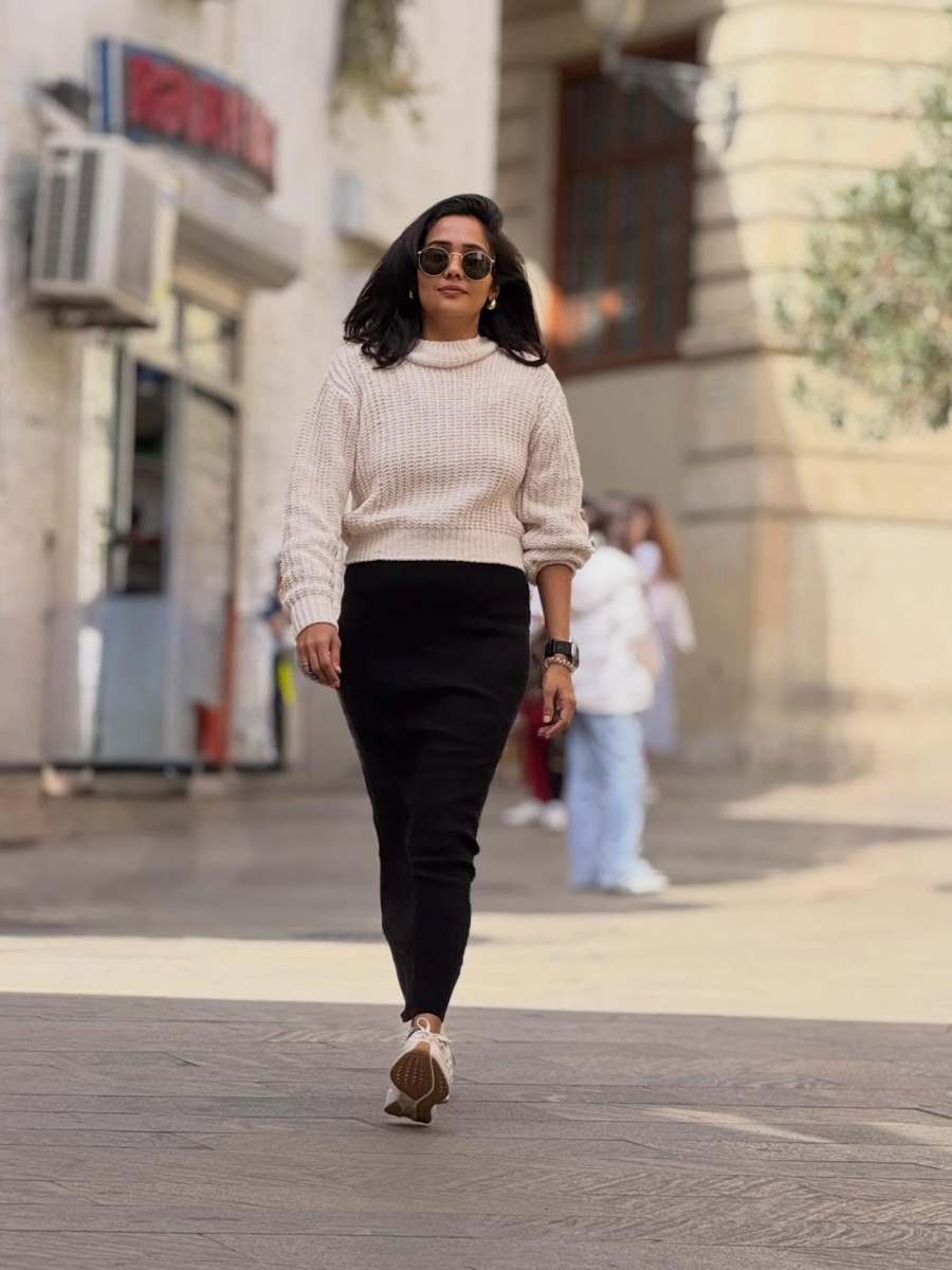 ananya-latest-trending-stylish-outfit-photos-009