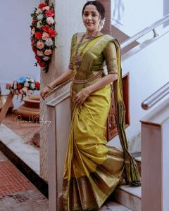 1_actress-ananya-latest-images-006