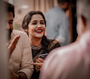 1_actress-ananya-latest-images-012