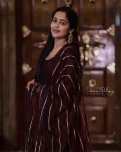 actress-ananya-in-churidar-outfit-005