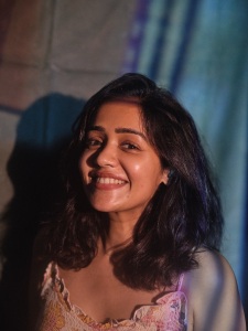 actress-ananya-in-new-hair-style-ideas-photos