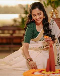 actress-ananya-in-trending-makeup-and-ornaments-ideas-photos-005