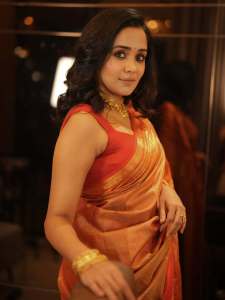 actress-ananya-in-trending-makeup-and-ornaments-ideas-photos-020
