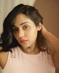 actress-ananya-in-trending-makeup-and-ornaments-ideas-photos-030