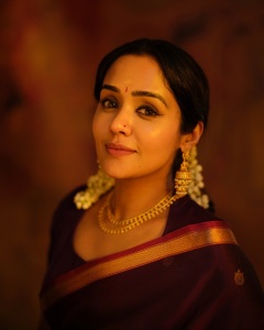 actress-ananya-makeup-look-latest-trend-photos-001