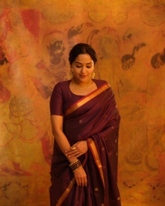 actress-ananya-makeup-look-latest-trend-photos-002