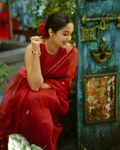 actress-ananya-makeup-look-latest-trend-photos-015