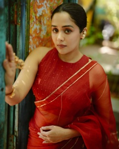 actress-ananya-makeup-look-latest-trend-photos-021