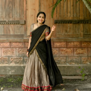 actress-ananya-new-dressing-style-and-makeup-photos-007