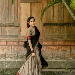 actress-ananya-new-dressing-style-and-makeup-photos-008