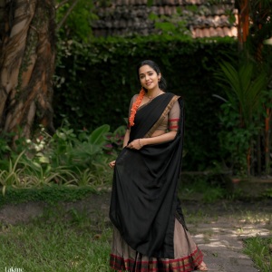 actress-ananya-new-dressing-style-and-makeup-photos-009