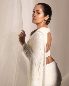actress-ananya-new-dressing-style-and-makeup-photos-013