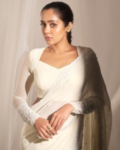 actress-ananya-new-dressing-style-and-makeup-photos-019