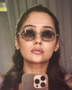 actress-ananya-new-dressing-style-and-makeup-photos-020