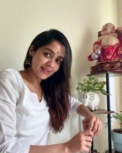 actress-ananya-new-dressing-style-and-makeup-photos-037