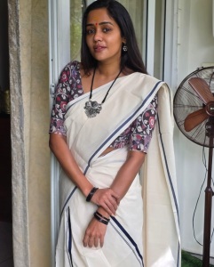 actress-ananya-new-dressing-style-and-makeup-photos-039