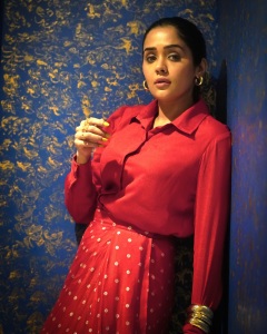 actress-ananya-new-dressing-style-and-makeup-photos-042