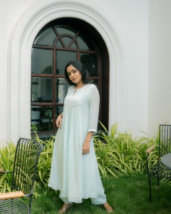 actress-ananya-new-dressing-style-and-makeup-photos-056