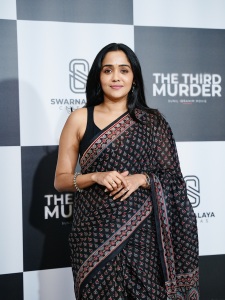 actress-ananya-new-outfit-photos-006