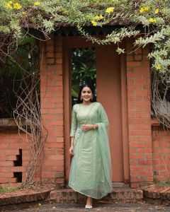 actress-ananya-new-photoshoot-photos-in-churidar-images-003