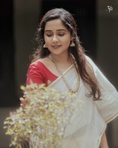 actress-ananya-new-photoshoot-post-008