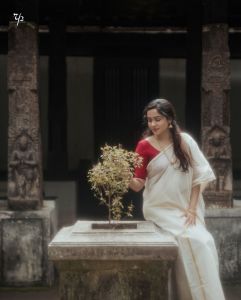 actress-ananya-new-photoshoot-post-010