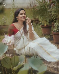 actress-ananya-new-photoshoot-post-012
