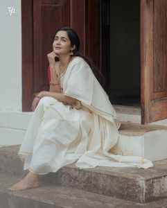 actress-ananya-new-photoshoot-post-013
