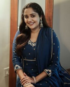 actress-ananya-new-photoshoot-post-022