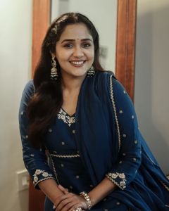actress-ananya-new-photoshoot-post-023