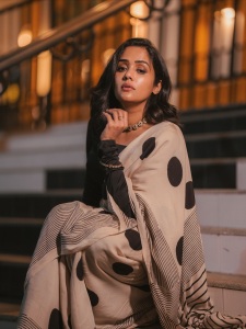 ananya-actress-latest-photoshoot-in-style-dress-collection-019