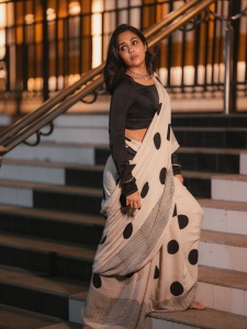 ananya-actress-latest-photoshoot-in-style-dress-collection-020