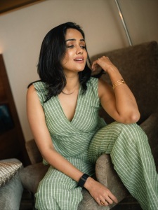 ananya-in-co-ord-set-design-photos-004
