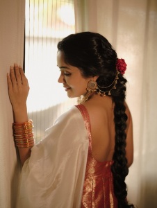 ananya-in-kinav-store-out-outfit-photos-005