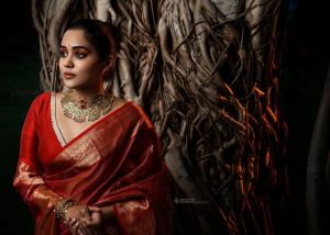 ananya-in-red-pattu-saree-photos-002