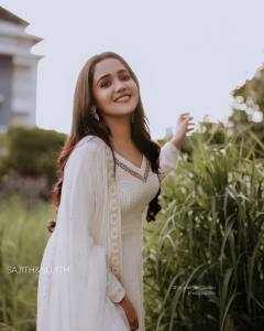 ananya-in-white-churidar-photos-005