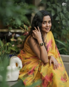 ananya-latest-photos-in-new-makeove-004