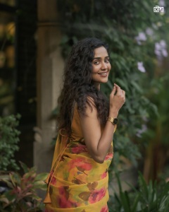 ananya-latest-photos-in-new-makeove-005