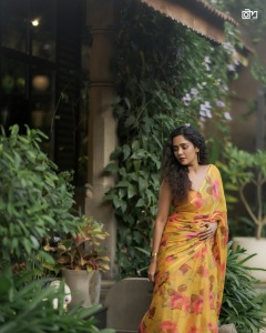 ananya-latest-photos-in-new-makeove-009