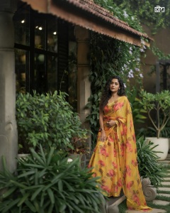 ananya-latest-photos-in-new-makeove-010