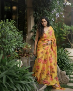 ananya-latest-photos-in-new-makeove-011