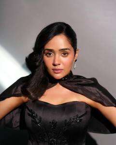 ananya-latest-trending-stylish-outfit-photos-011
