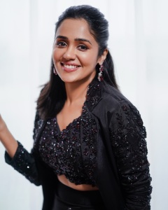 ananya-new-photoshoot-pics-007