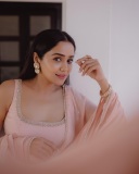 actress-ananya-new-dressing-style-and-makeup-photos-062