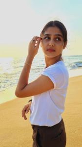 actress-anaswara-rajan-new-photos-in-beach-003