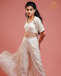 actress-anaswara-trending-photoshoot-2022-001