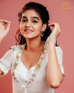 actress-anaswara-trending-photoshoot-2022