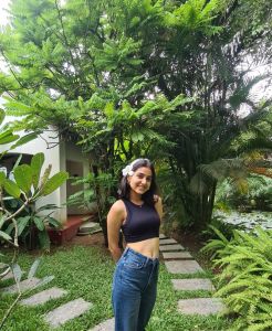 anaswara-rajan-in-bell-bottom-jeans-photos-001
